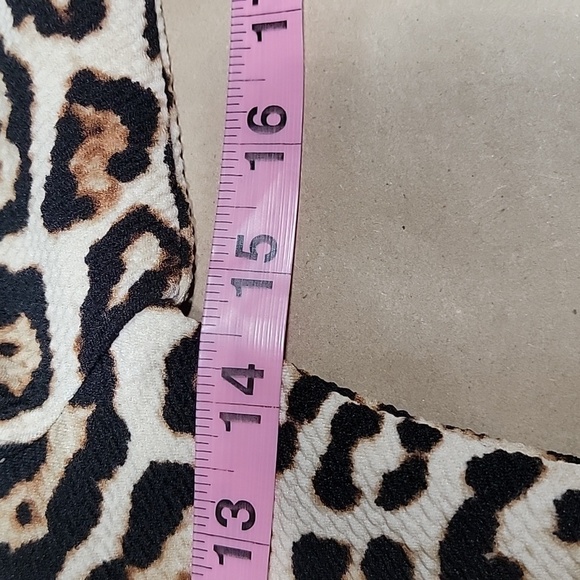 Forever 21 Size S Leopard Print Long Sleeve Crop Top, Textured Fabric - Picture 7 of 11